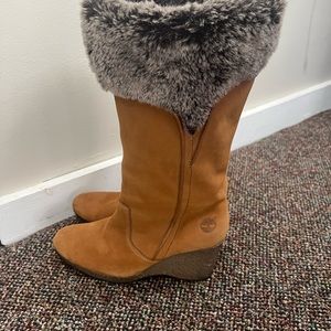 Timberland suede Leather Wedged Boots w/ faux fur trim size 7.5